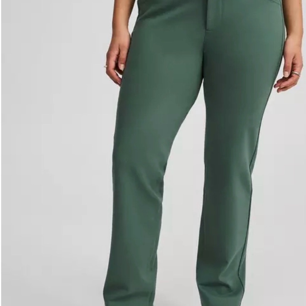Torrid Green Women's Pants 20 short